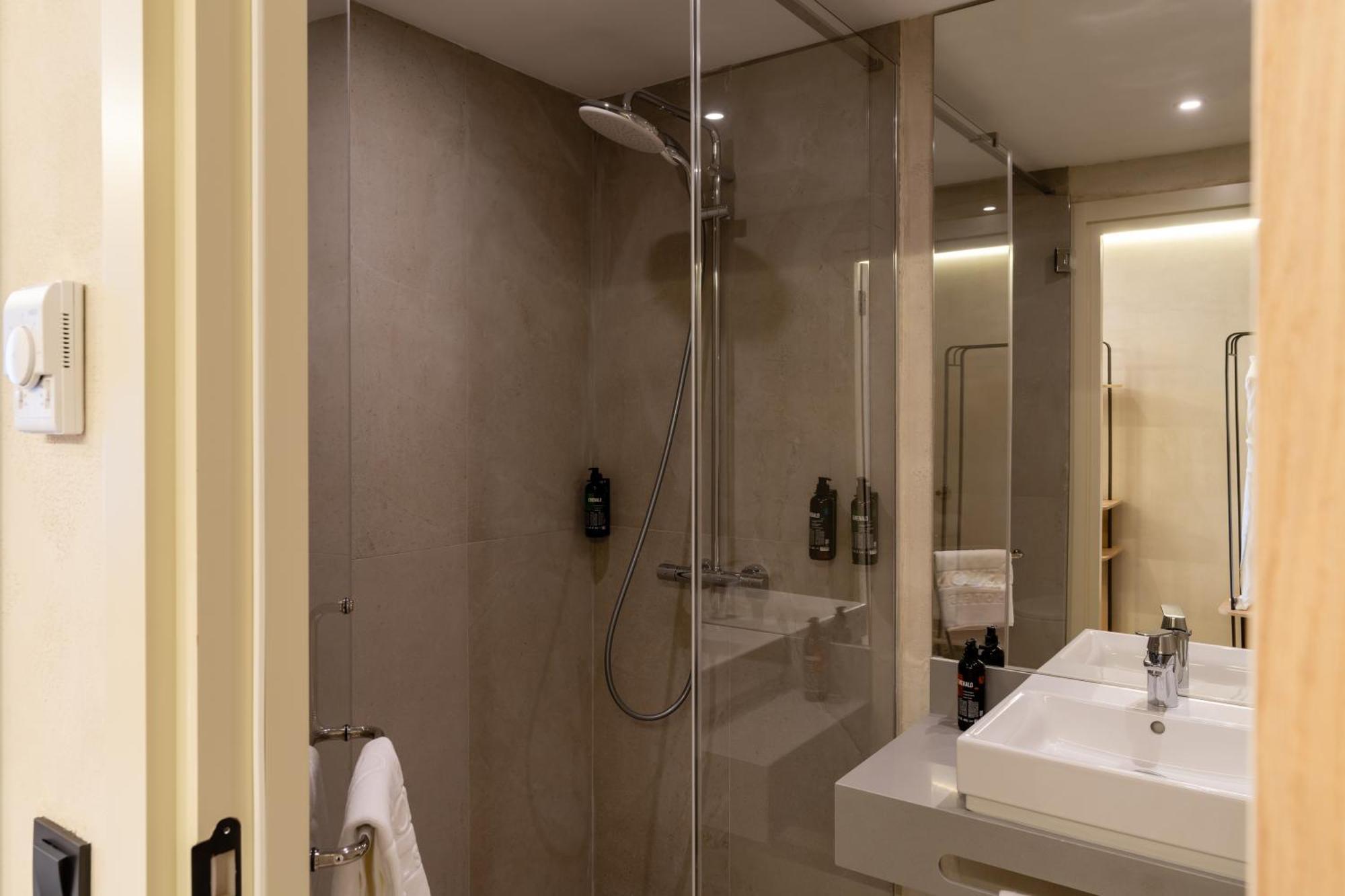 Renion City Hotel Алматы Экстерьер фото